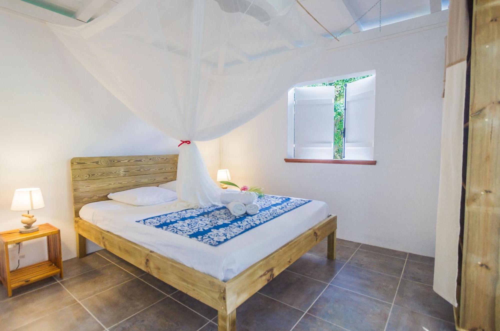 Ecolodges Karet Deshaies Exterior foto